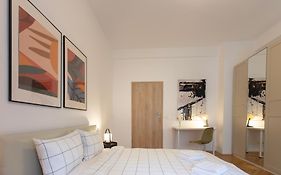 Ultracentral Hong Kong 3 Bdrm Apartment